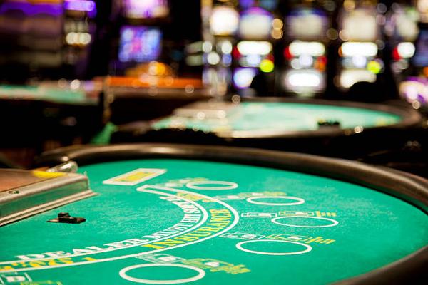 How to Compare Football Betting Options at a nhà cái đến từ châu âu